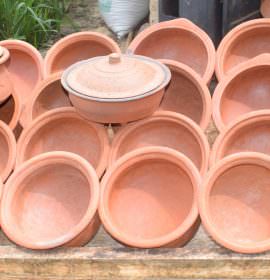 Dabavinna pottery production