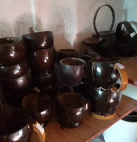 (රේණු)   පොල් කටු ආශ්‍ර්‍ර්‍ර්‍ර්‍රිත විසිතුරු නිෂ්පාදන